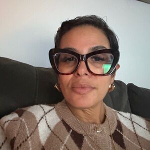 Meet your Posher, Leslie